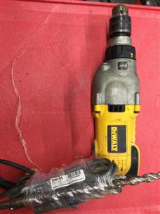 DEWALT DWD520 VSR HAMMER DRILL